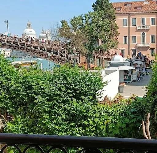 アパート Palazzo Querini Accademia ヴェネツィア