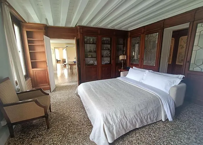 Apartment Palazzo Querini Accademia Venedig