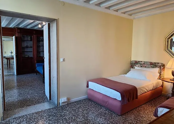 Apartment Palazzo Querini Accademia Venedig