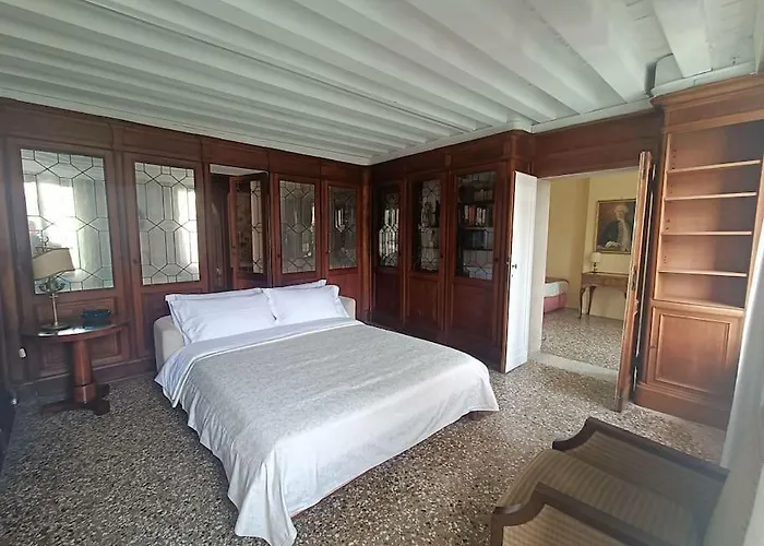 Palazzo Querini Accademia * Venetië